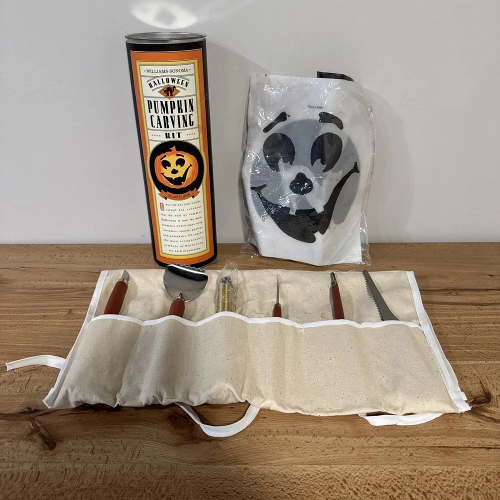 Williams Sonoma Halloween Pumpkin Carving Kit Tools Tube Apron Jack-o'-lantern